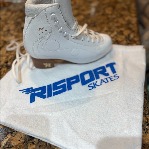 RISPORT Royal Pro 250 C / 6.5 figure skates (Boots only) - Picture 13 of 13